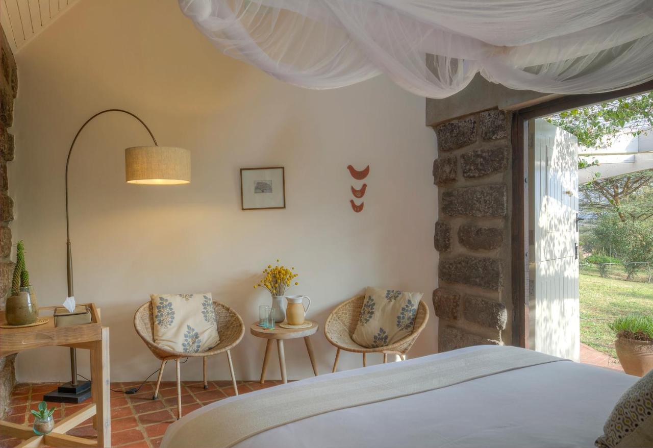 Queen Room Garden View